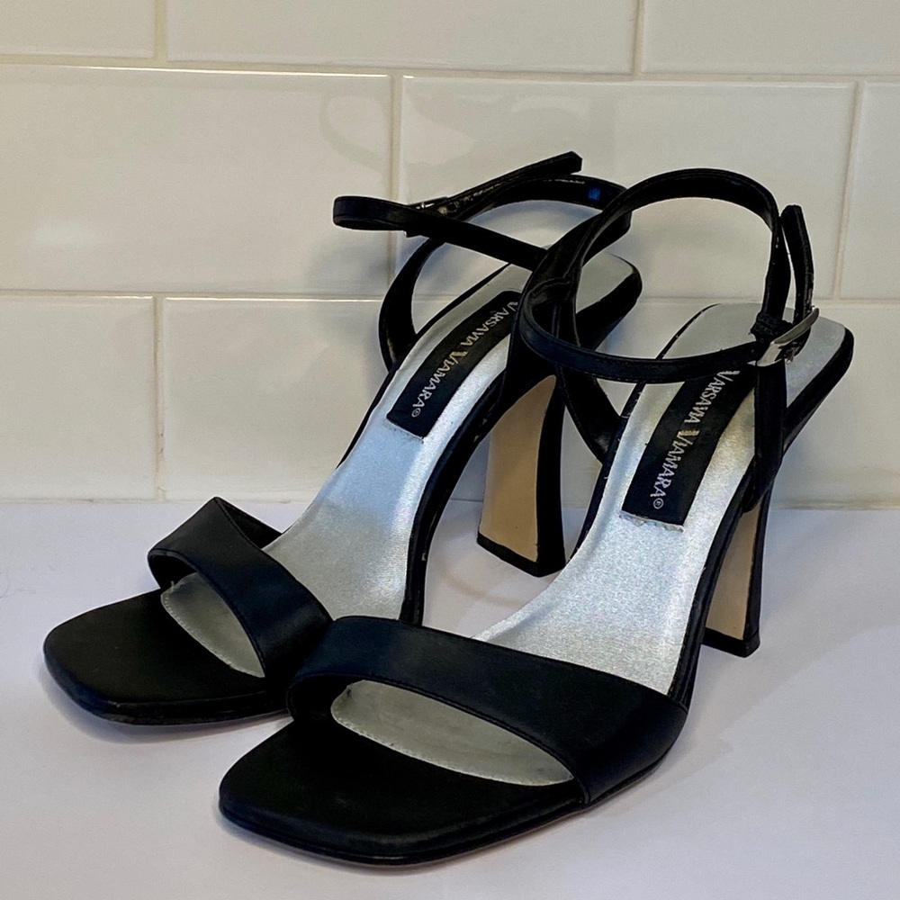 Black Strappy Varsava Viamara heels